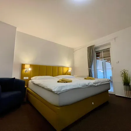 Aldo Hotel *