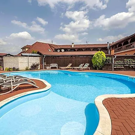 Aldo Hotel *